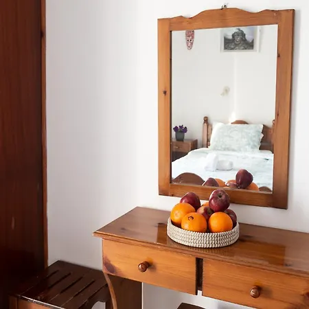 Apartament Frida's Argyrades